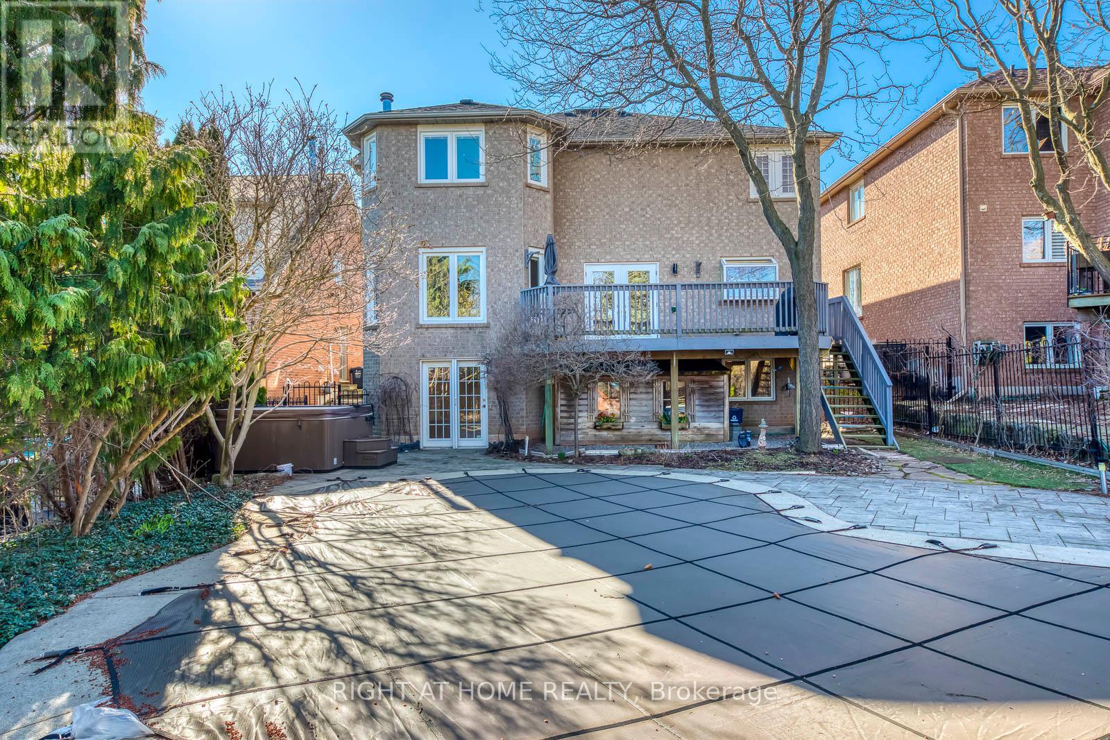 1403 Bayshire Drive, Oakville, Ontario  L6H 6E8 - Photo 47 - W12999334