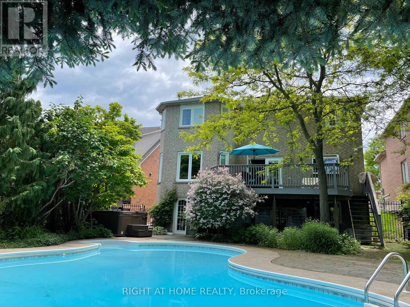 1403 Bayshire Drive, Oakville, Ontario  L6H 6E8 - Photo 50 - W12999334