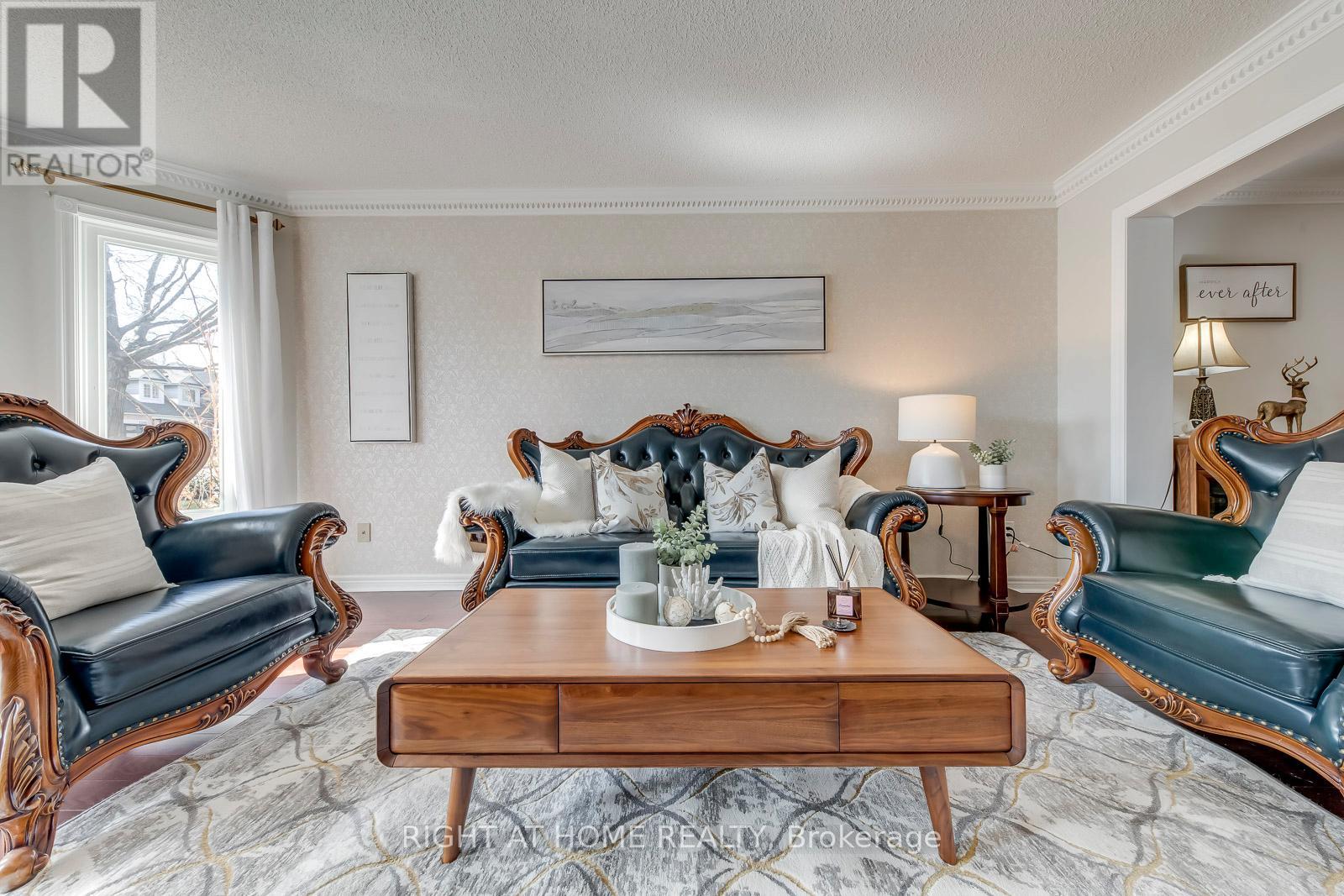 1403 Bayshire Drive, Oakville, Ontario  L6H 6E8 - Photo 7 - W12999334