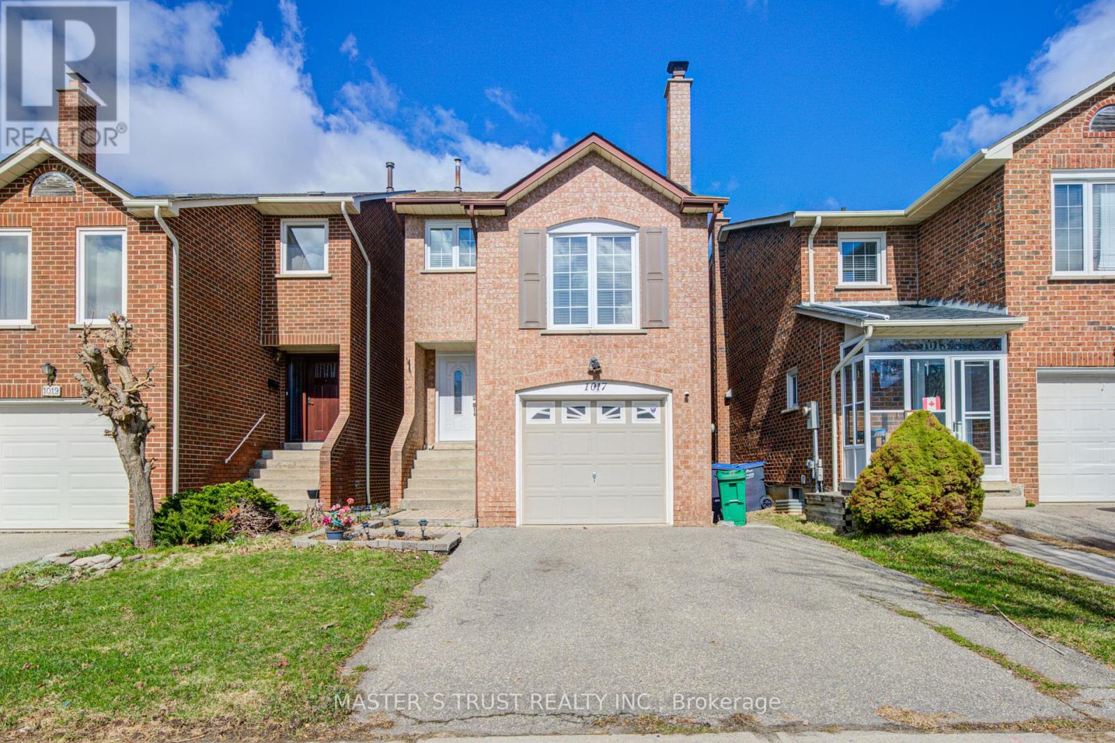 1017 LUCERNE CRESCENT, Mississauga, Ontario