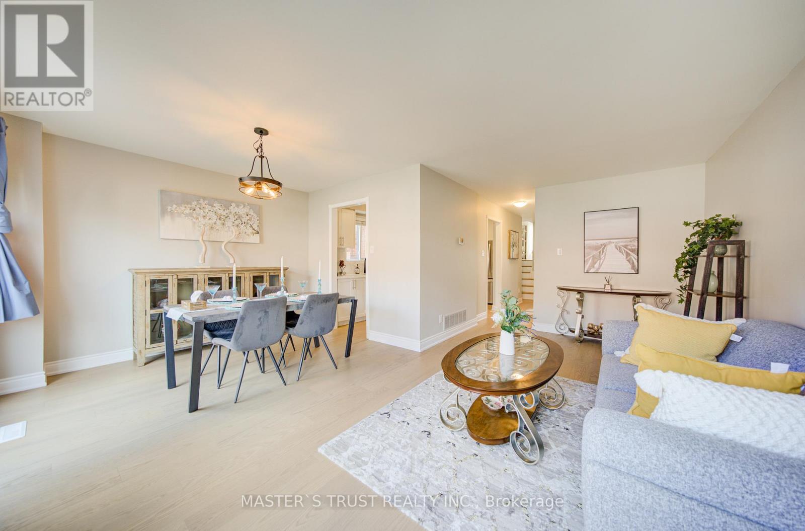 1017 Lucerne Crescent, Mississauga, Ontario  L5C 3X6 - Photo 21 - W12999342