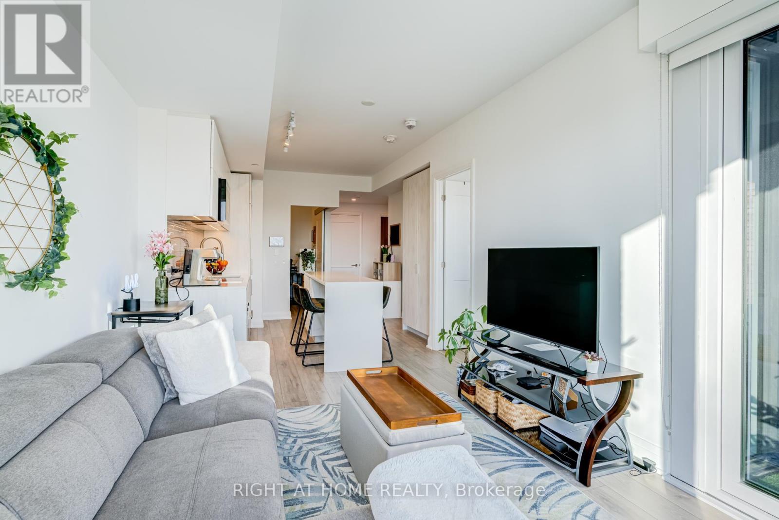 506 - 21 Park Street E, Mississauga, Ontario  L5G 0C2 - Photo 21 - W12999364