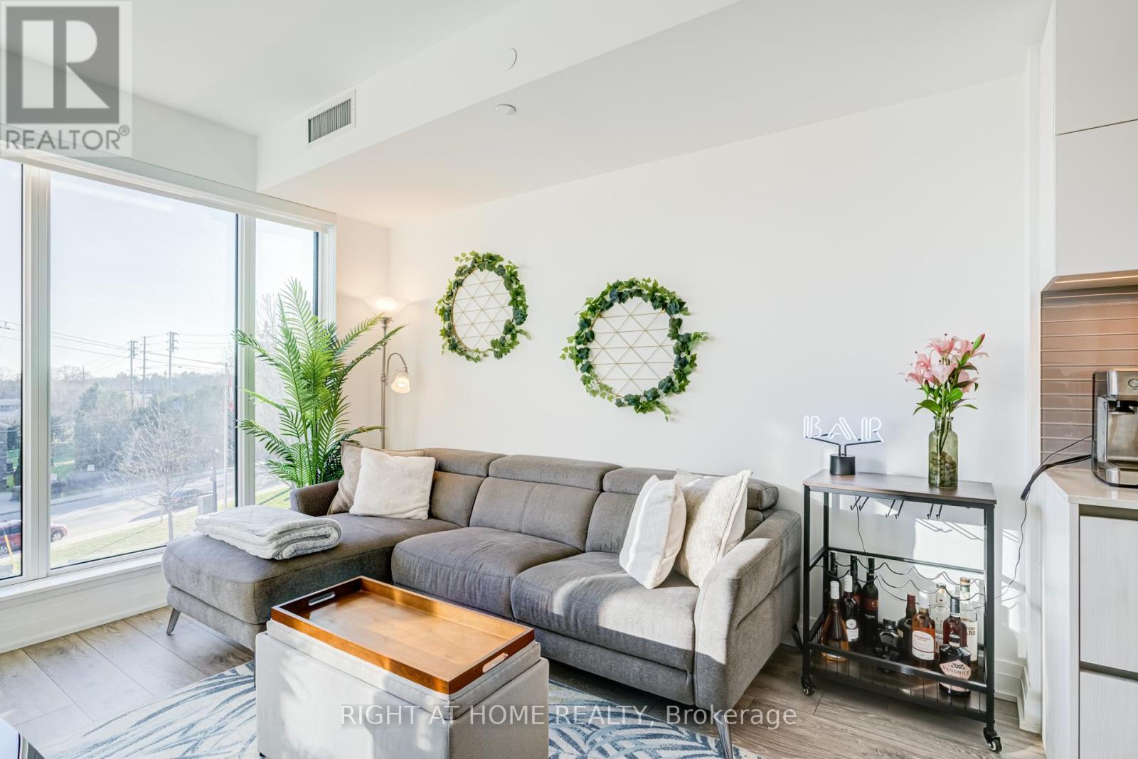 506 - 21 Park Street E, Mississauga, Ontario  L5G 0C2 - Photo 25 - W12999364