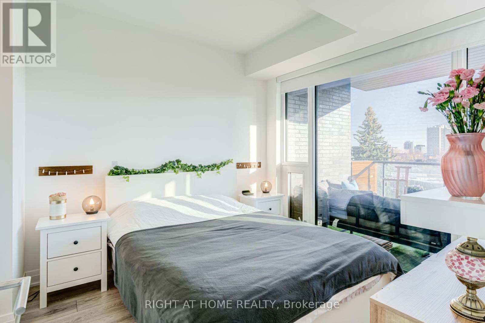 506 - 21 Park Street E, Mississauga, Ontario  L5G 0C2 - Photo 28 - W12999364