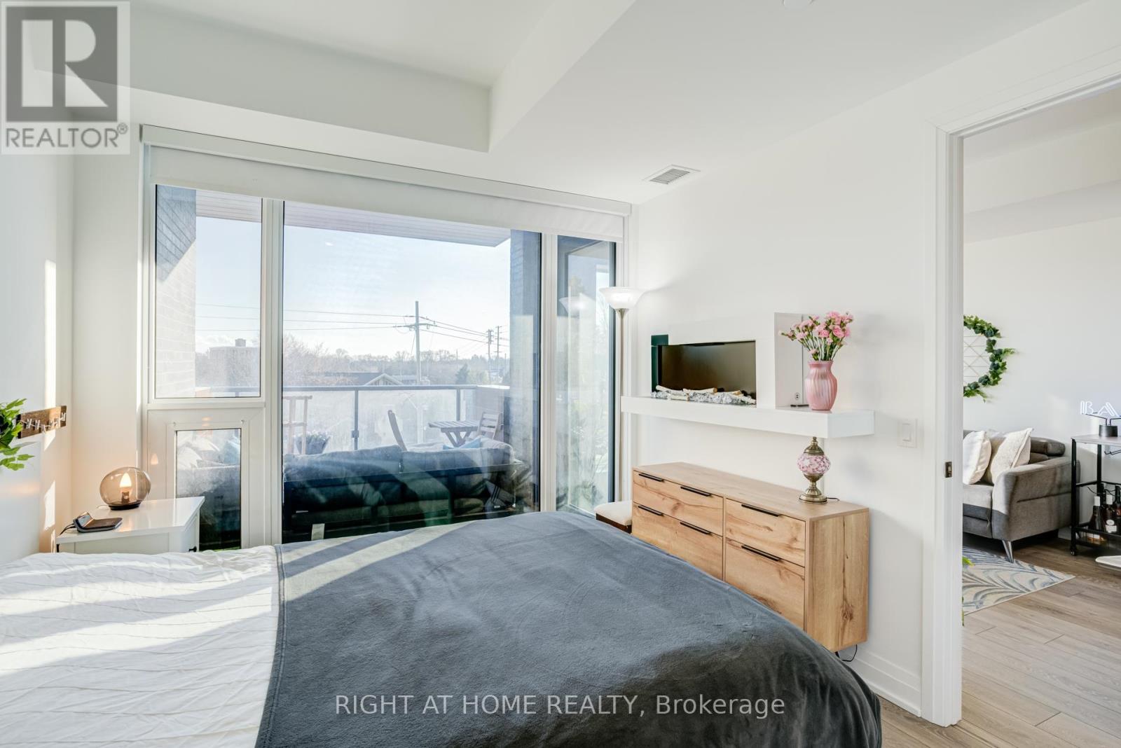 506 - 21 Park Street E, Mississauga, Ontario  L5G 0C2 - Photo 29 - W12999364