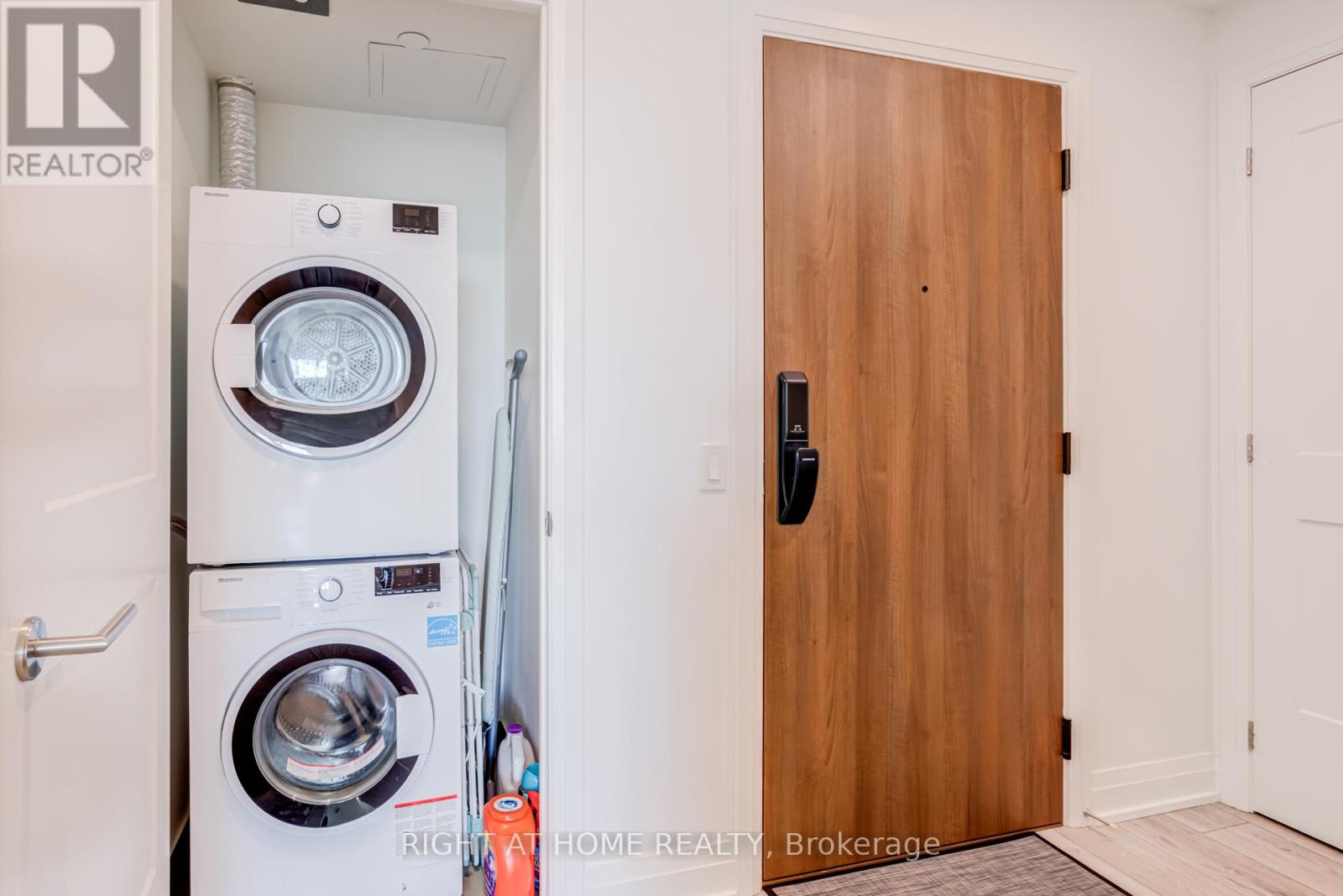 506 - 21 Park Street E, Mississauga, Ontario  L5G 0C2 - Photo 40 - W12999364