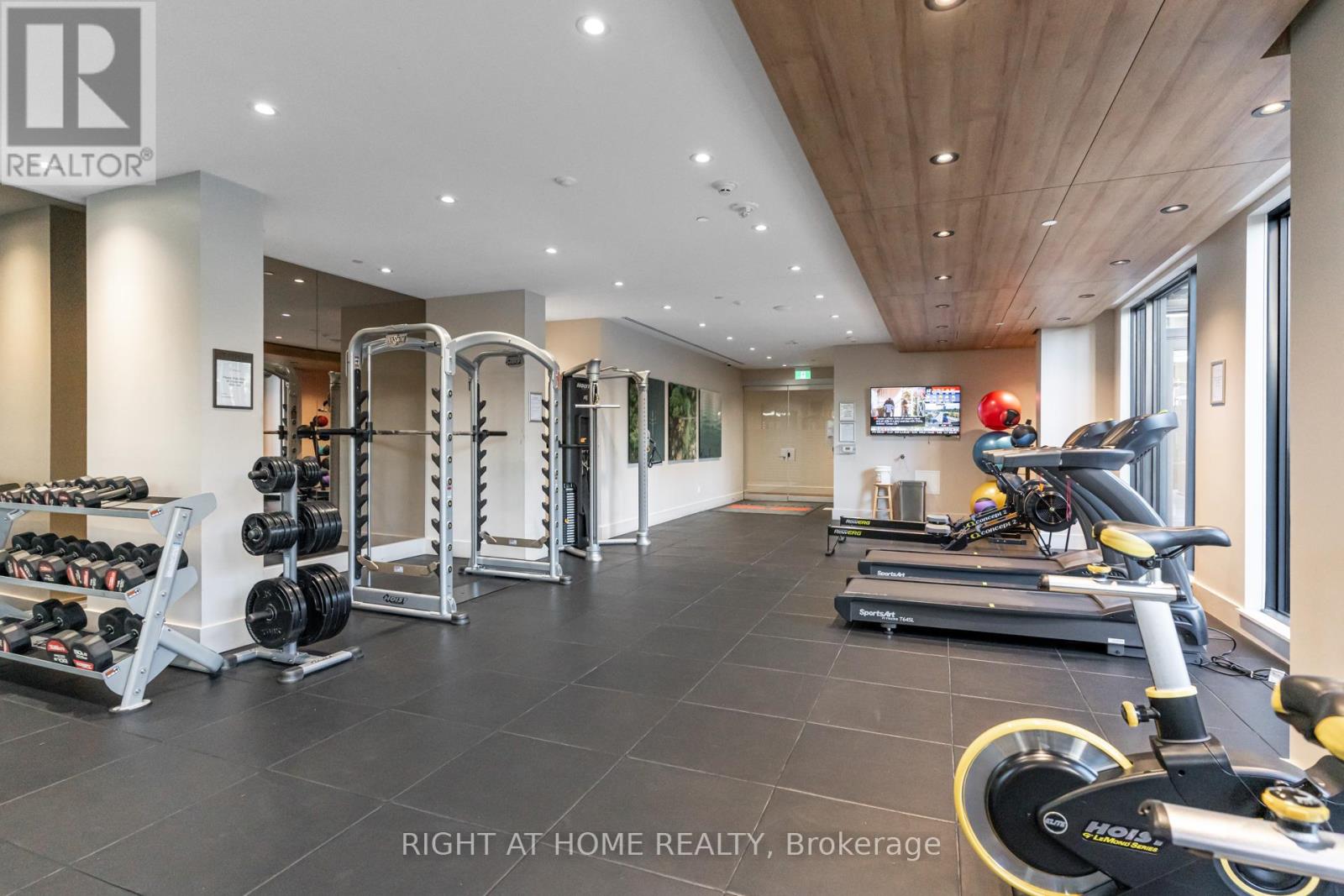 506 - 21 Park Street E, Mississauga, Ontario  L5G 0C2 - Photo 44 - W12999364