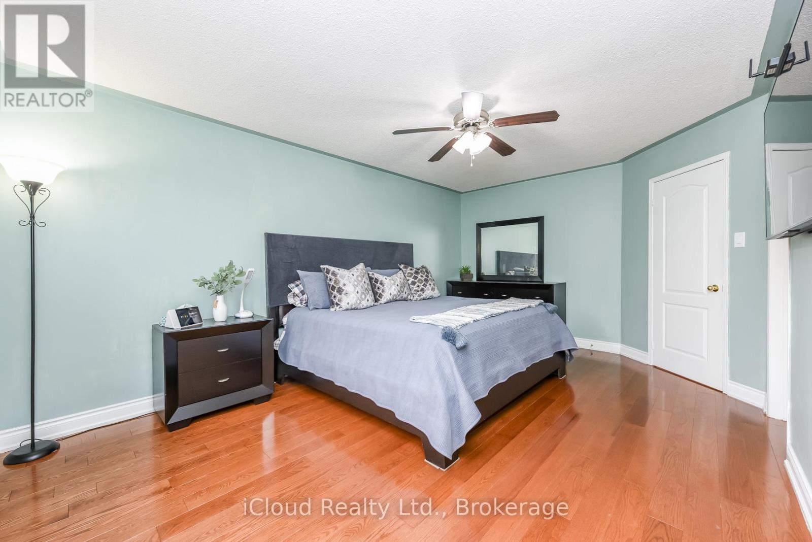 5922 Delle Donne Drive, Mississauga, Ontario  L5M 7A3 - Photo 23 - W12999370