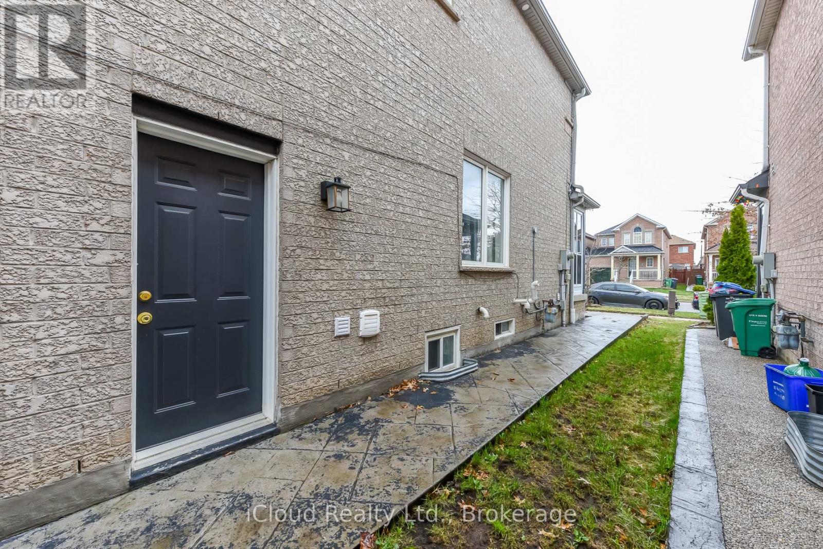 5922 Delle Donne Drive, Mississauga, Ontario  L5M 7A3 - Photo 43 - W12999370