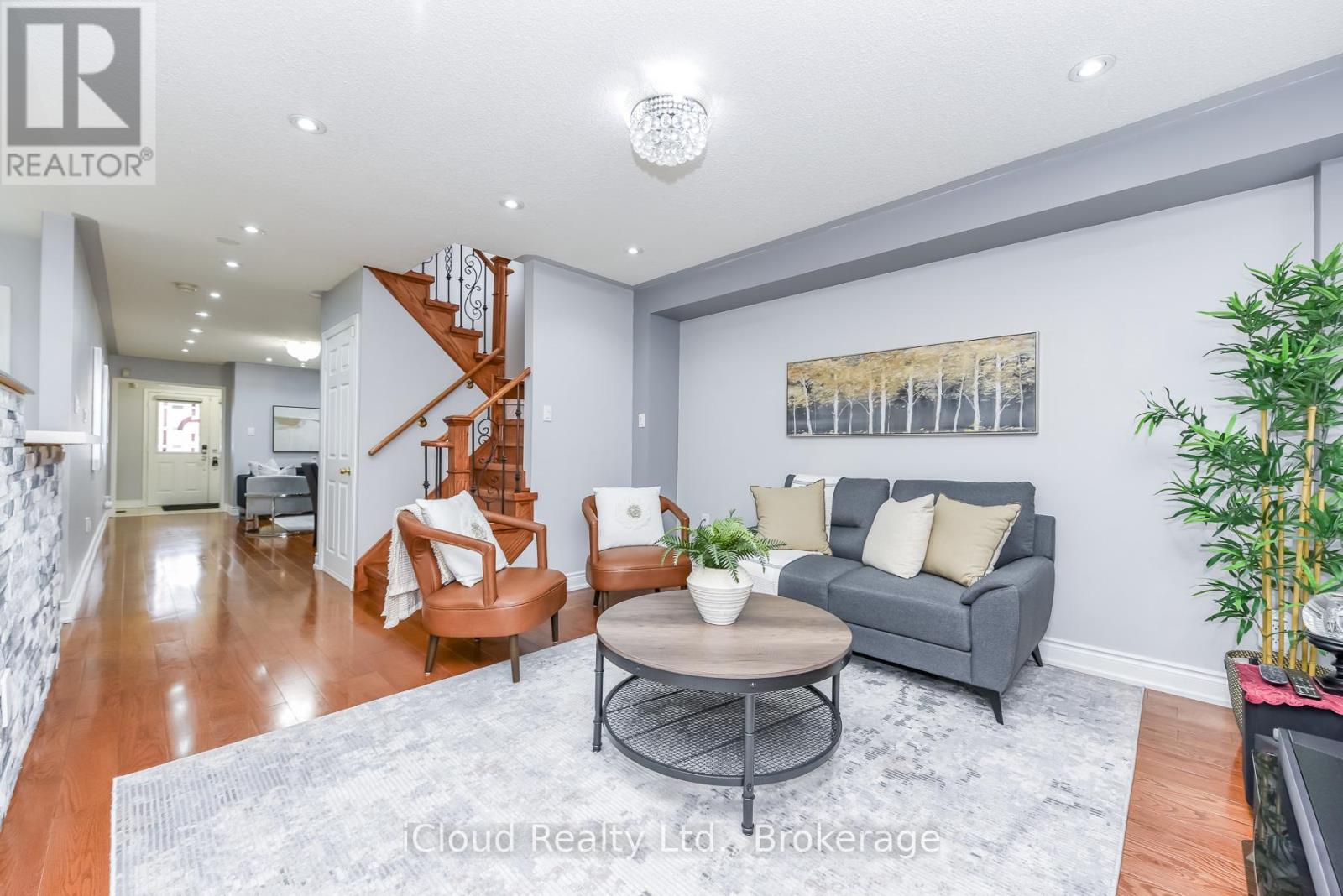 5922 Delle Donne Drive, Mississauga, Ontario  L5M 7A3 - Photo 9 - W12999370