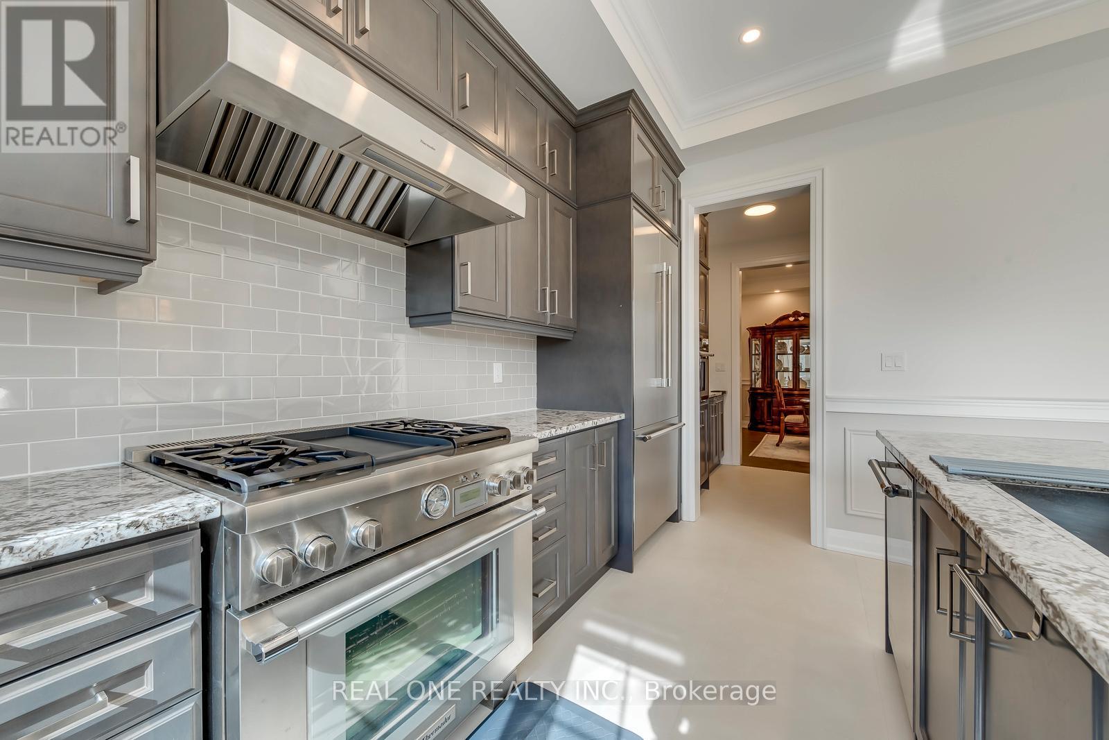 1103 John Laird Circle, Oakville, Ontario  L6H 3R5 - Photo 13 - W12999378