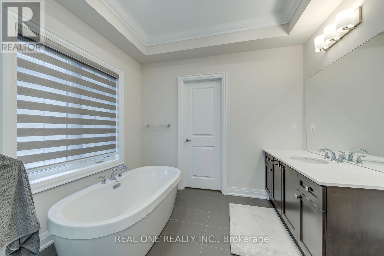 1103 John Laird Circle, Oakville, Ontario  L6H 3R5 - Photo 27 - W12999378