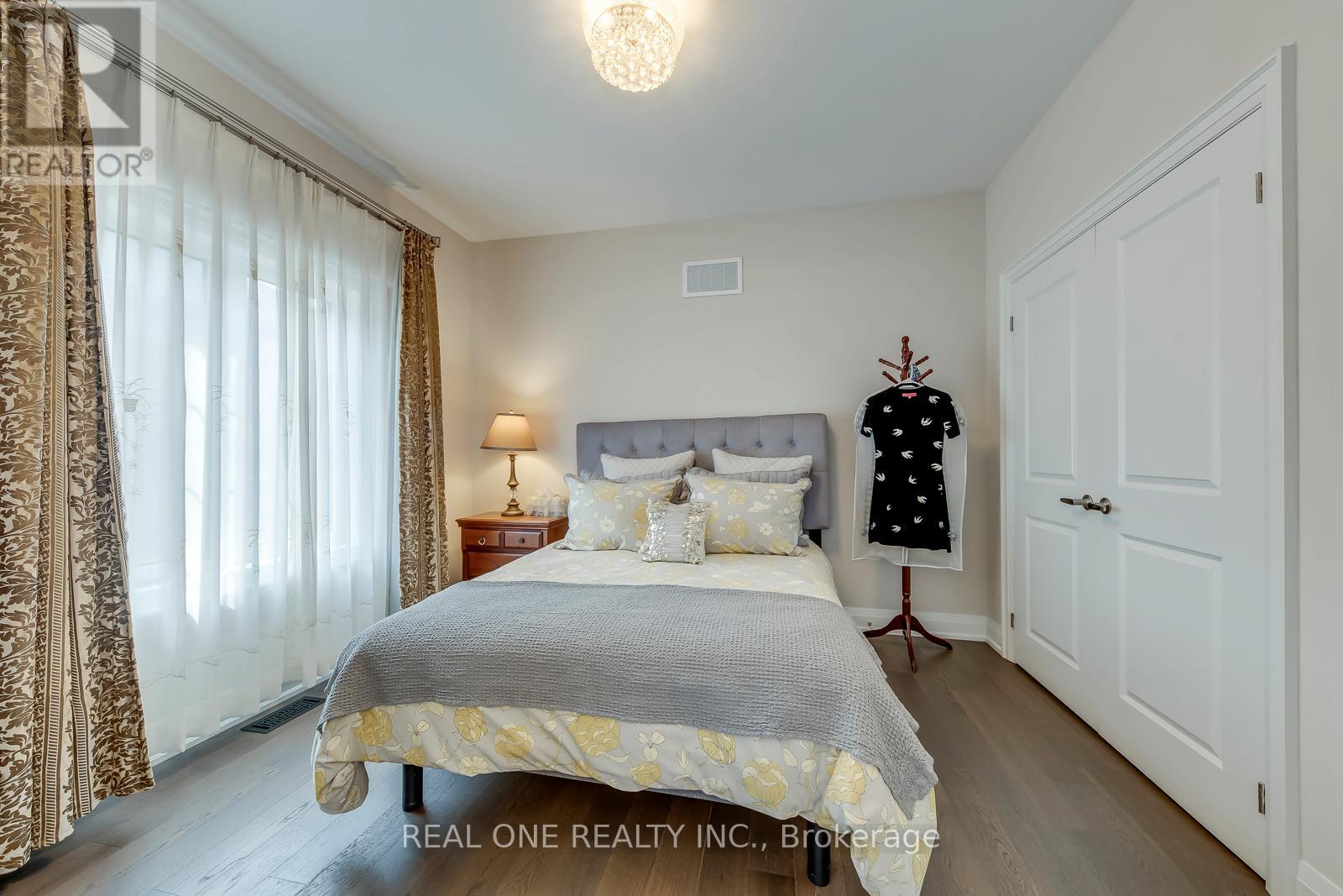 1103 John Laird Circle, Oakville, Ontario  L6H 3R5 - Photo 31 - W12999378