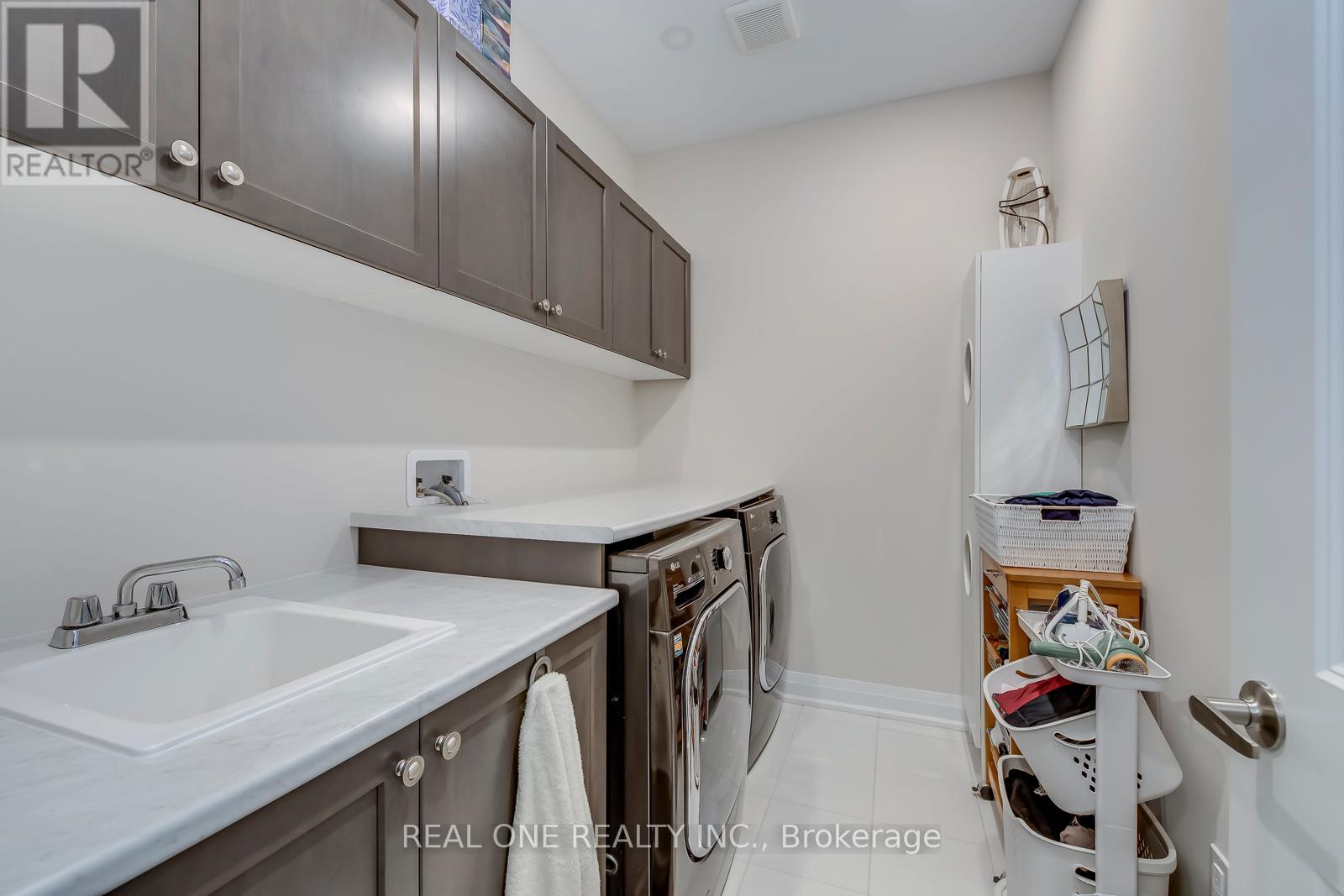 1103 John Laird Circle, Oakville, Ontario  L6H 3R5 - Photo 42 - W12999378