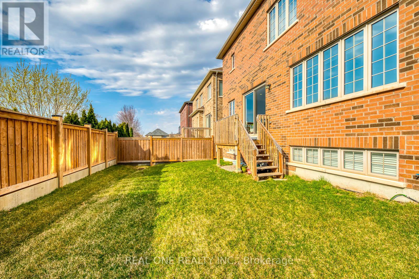 1103 John Laird Circle, Oakville, Ontario  L6H 3R5 - Photo 50 - W12999378