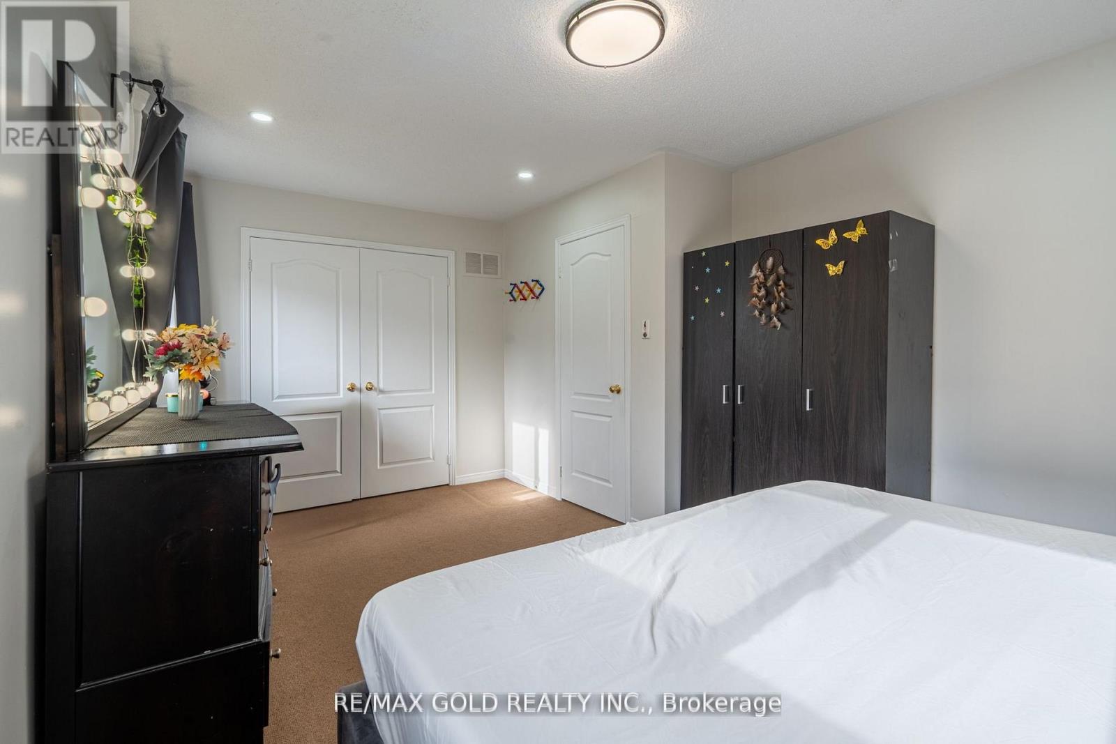 94 Bighorn Crescent, Brampton, Ontario L6R 1G7 - Photo 21 - W12999382