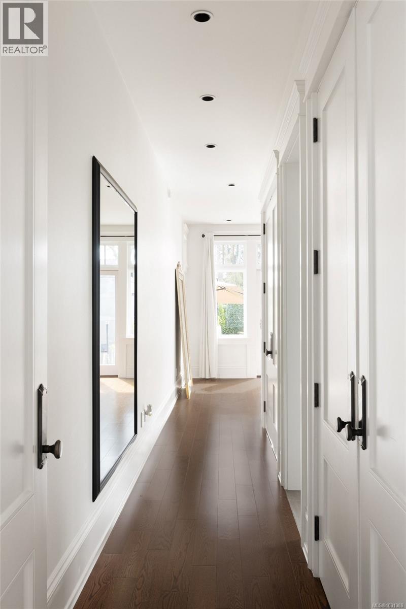 2545 Lansdowne Rd, Oak Bay, British Columbia  V8R 3P2 - Photo 24 - 1031388