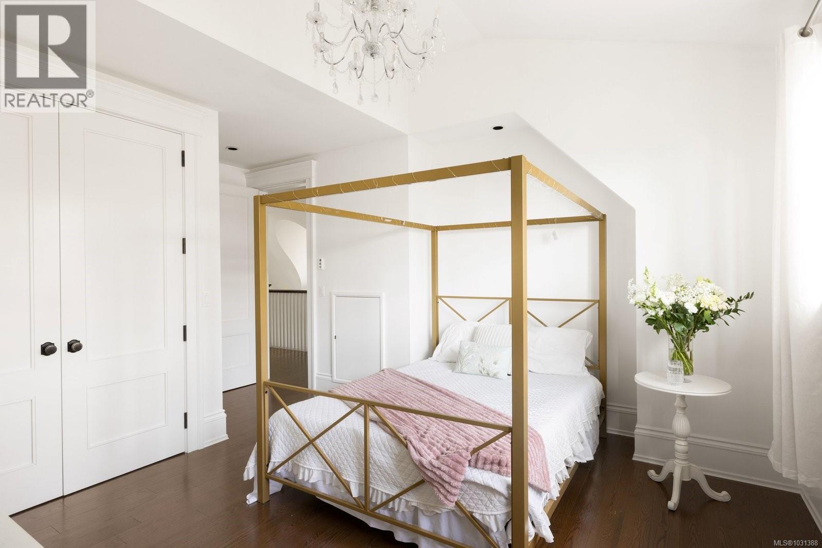 2545 Lansdowne Rd, Oak Bay, British Columbia  V8R 3P2 - Photo 42 - 1031388