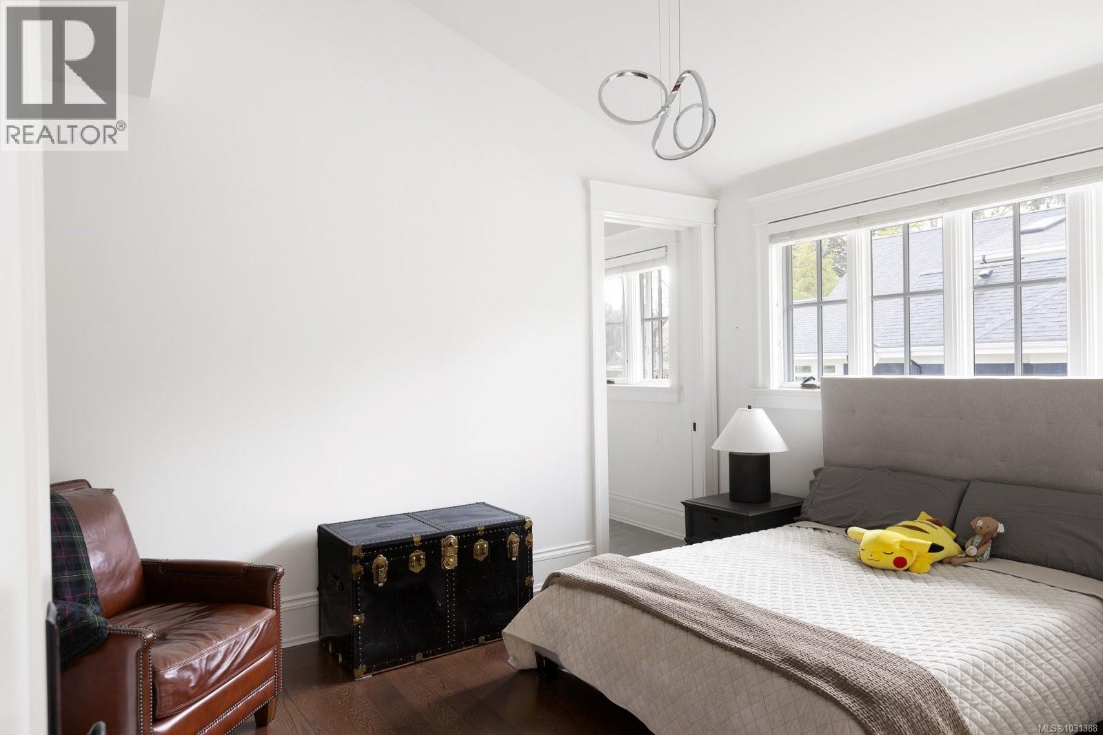 2545 Lansdowne Rd, Oak Bay, British Columbia  V8R 3P2 - Photo 44 - 1031388