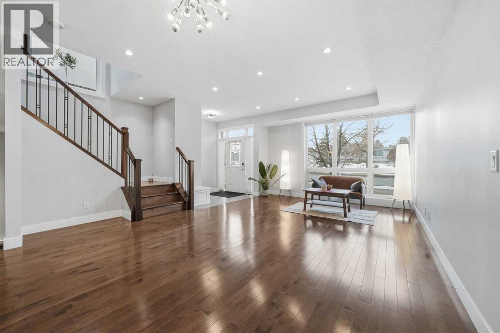 2018 37 Street Sw, Calgary, Alberta  T3E 3A6 - Photo 2 - A2292938