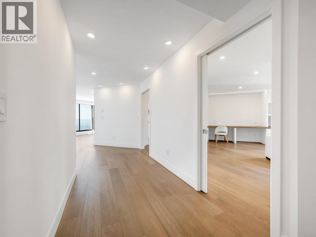 203 2190 Argyle Avenue, West Vancouver, British Columbia  V7V 1A4 - Photo 4 - R3110316