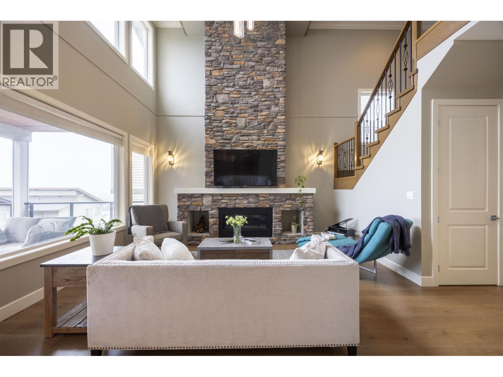 1407 Strawline Hill Street, Coquitlam, British Columbia  V3E 0L5 - Photo 3 - R3111219