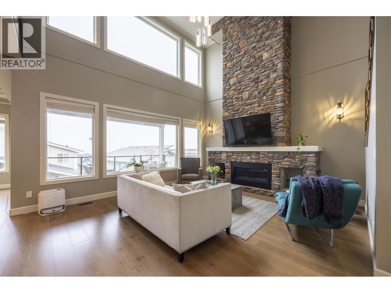 1407 STRAWLINE HILL STREET, Coquitlam, British Columbia