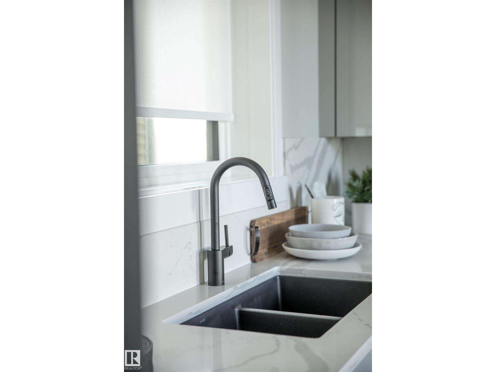 15807 30 Av Sw, Edmonton, Alberta  T6W 4X3 - Photo 13 - E4482280