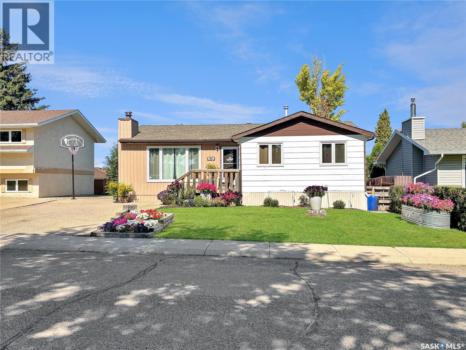 290 Burke CRESCENT, Swift Current, Saskatchewan