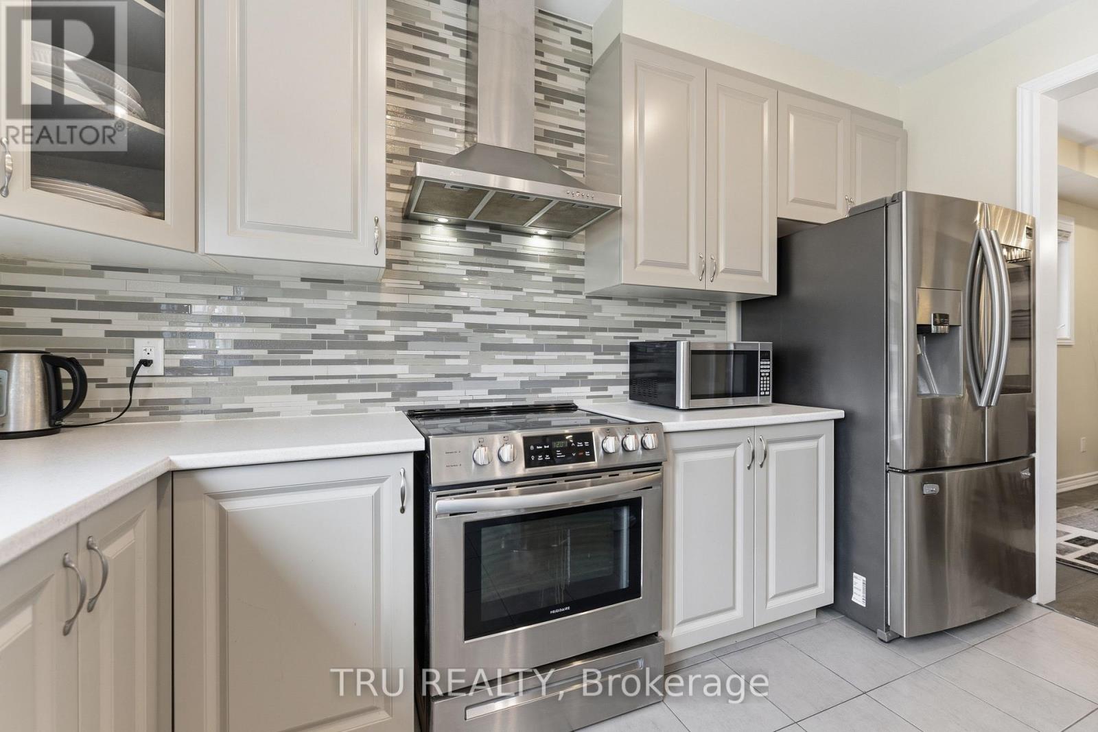 344 Sweetclover Way, Ottawa, Ontario K4A 1E6 - Photo 17 - X12999386