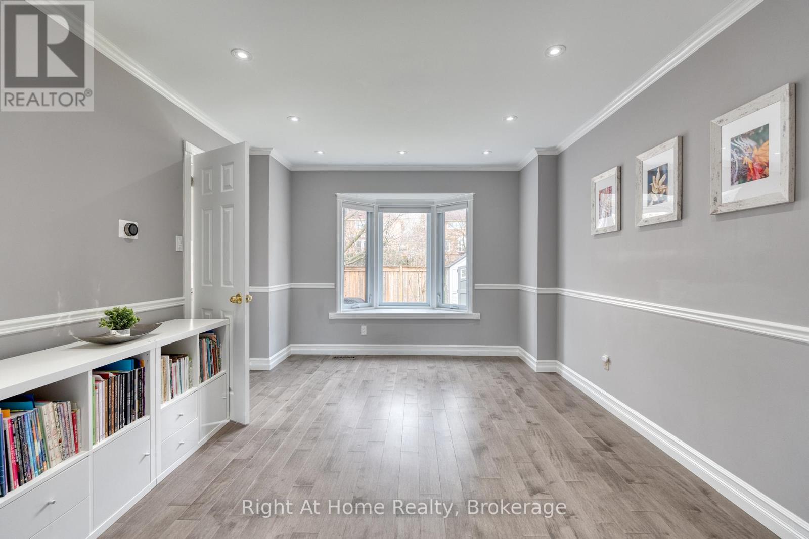 319 River Oaks Boulevard W, Oakville, Ontario  L6H 3X5 - Photo 18 - W12999388