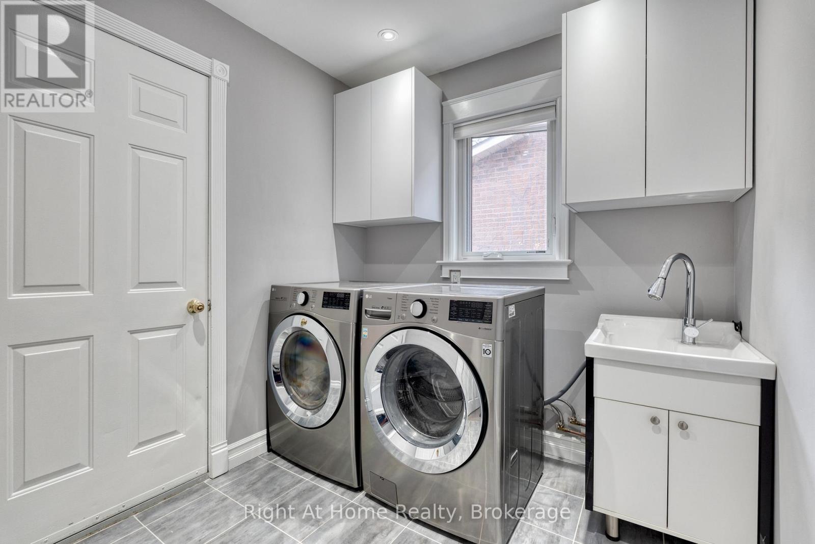 319 River Oaks Boulevard W, Oakville, Ontario  L6H 3X5 - Photo 22 - W12999388