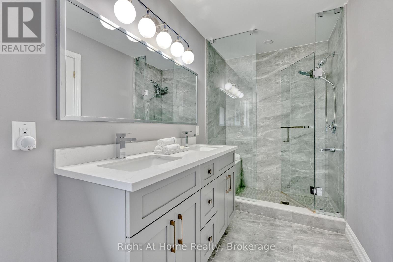 319 River Oaks Boulevard W, Oakville, Ontario  L6H 3X5 - Photo 29 - W12999388