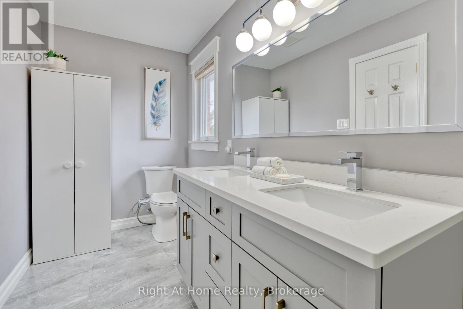 319 River Oaks Boulevard W, Oakville, Ontario  L6H 3X5 - Photo 30 - W12999388