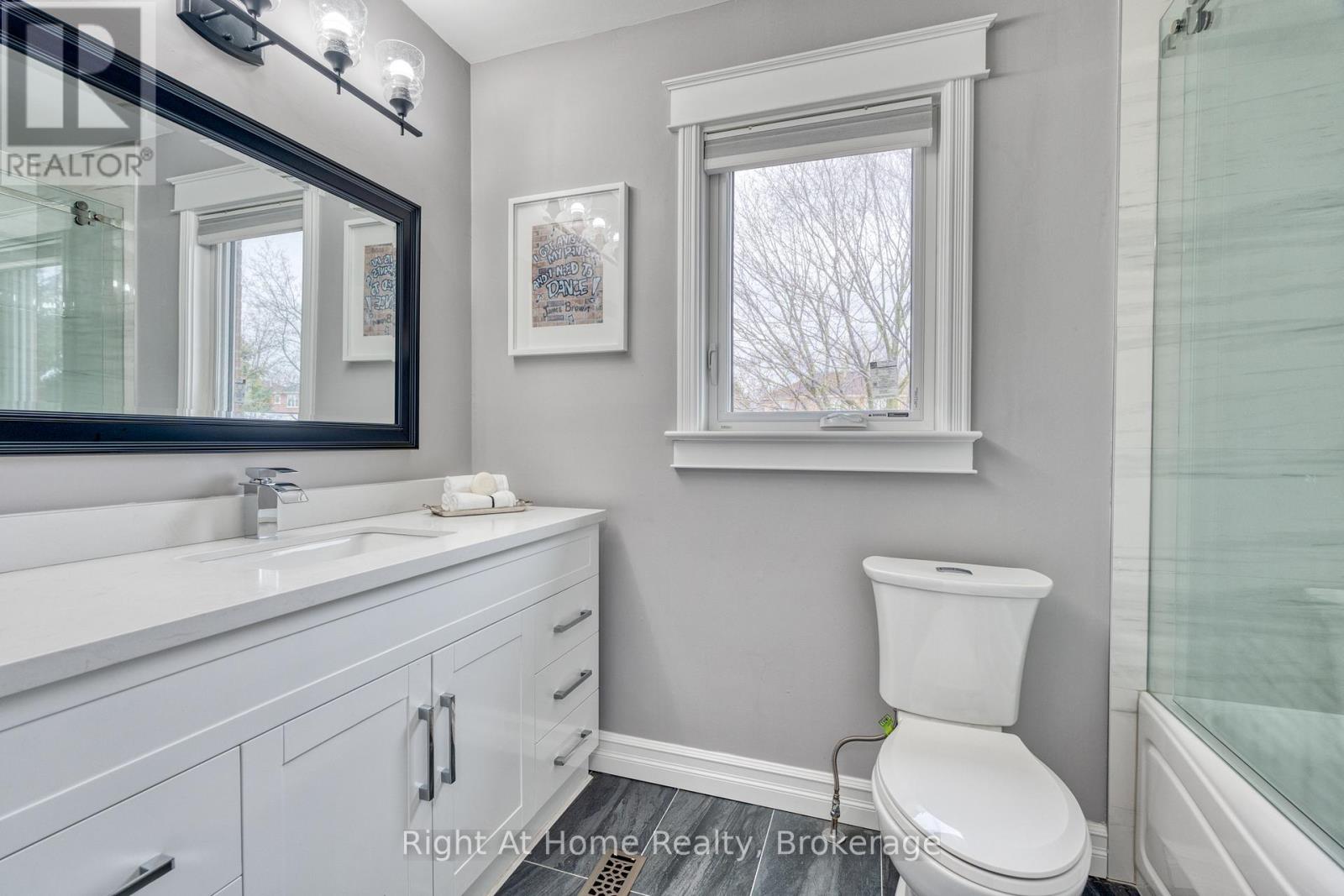 319 River Oaks Boulevard W, Oakville, Ontario  L6H 3X5 - Photo 34 - W12999388