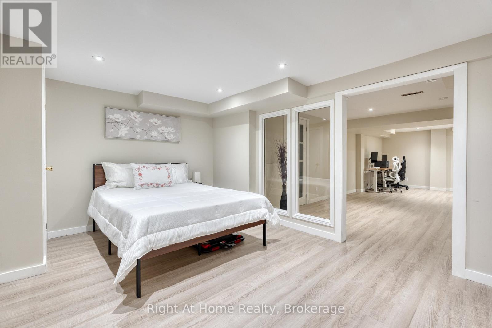 319 River Oaks Boulevard W, Oakville, Ontario  L6H 3X5 - Photo 40 - W12999388