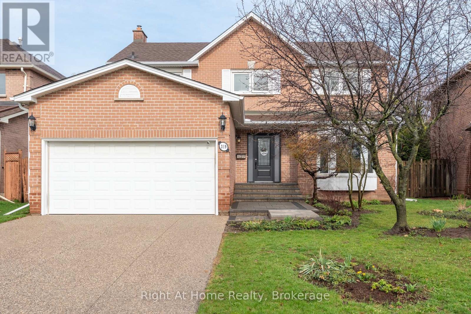 319 River Oaks Boulevard W, Oakville, Ontario  L6H 3X5 - Photo 5 - W12999388