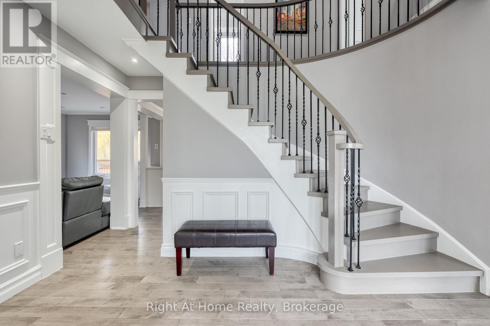 319 River Oaks Boulevard W, Oakville, Ontario  L6H 3X5 - Photo 7 - W12999388