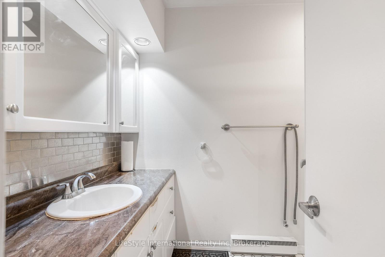 9 Hampton Street, Brantford, Ontario  N3S 7J2 - Photo 28 - X12999332