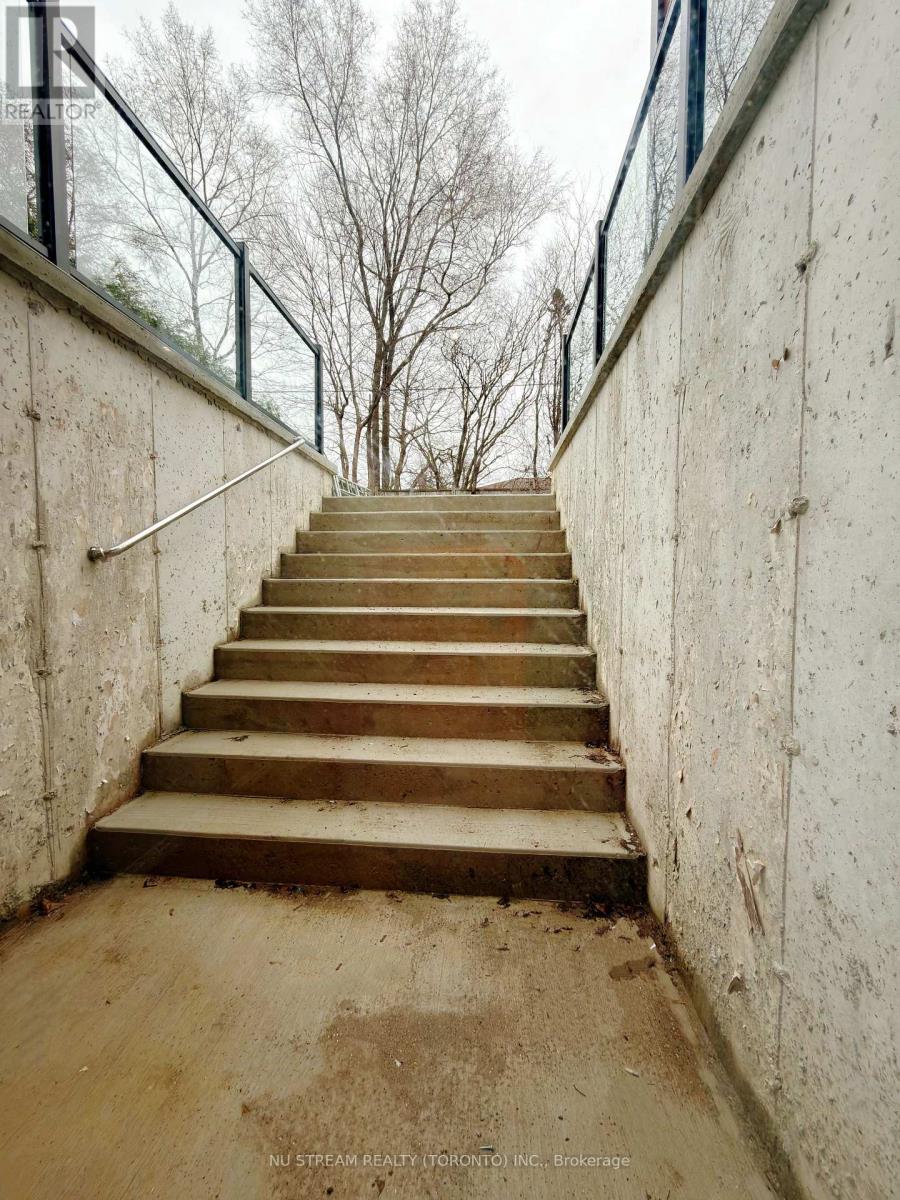 17 Cavotti Crescent, Toronto, Ontario M3H 4V2 - Photo 10 - C12999430