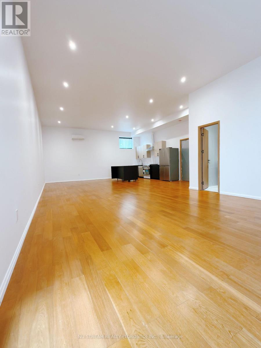 17 Cavotti Crescent, Toronto, Ontario M3H 4V2 - Photo 5 - C12999430