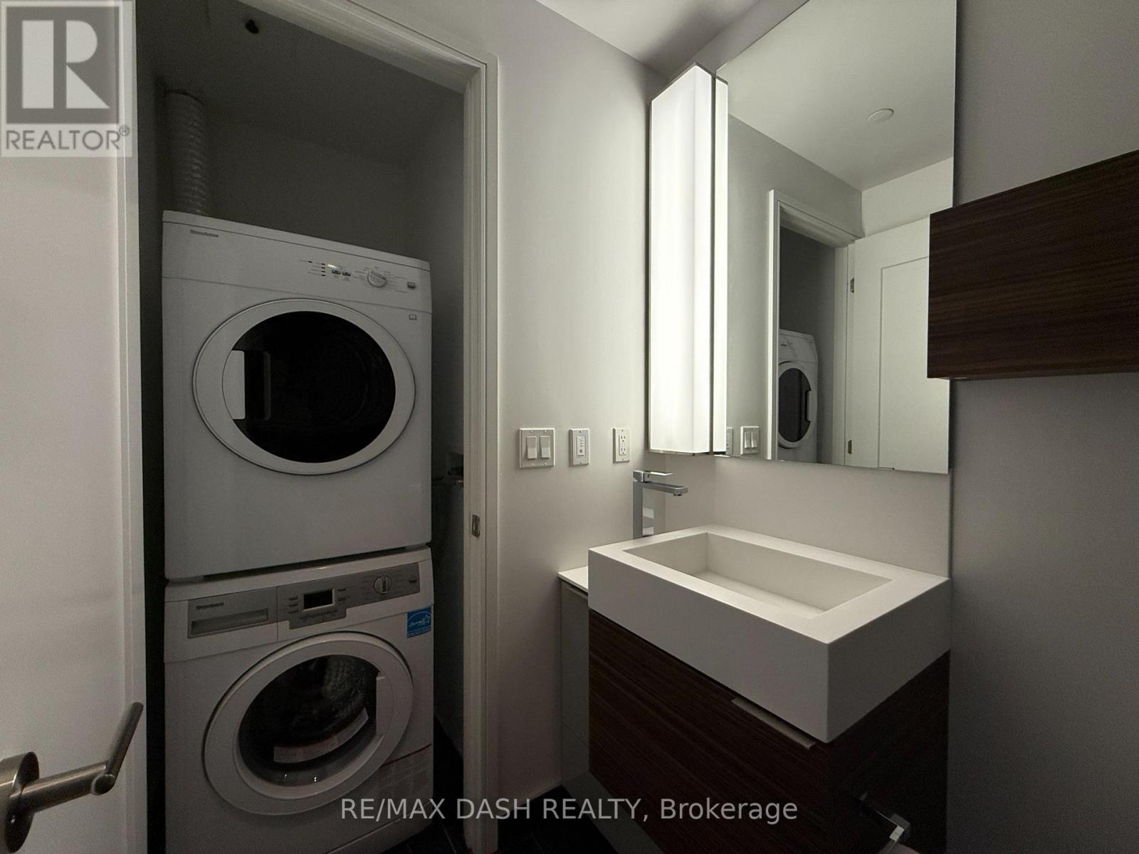 2501 - 88 Scott Street, Toronto, Ontario  M5E 0A9 - Photo 24 - C12999470