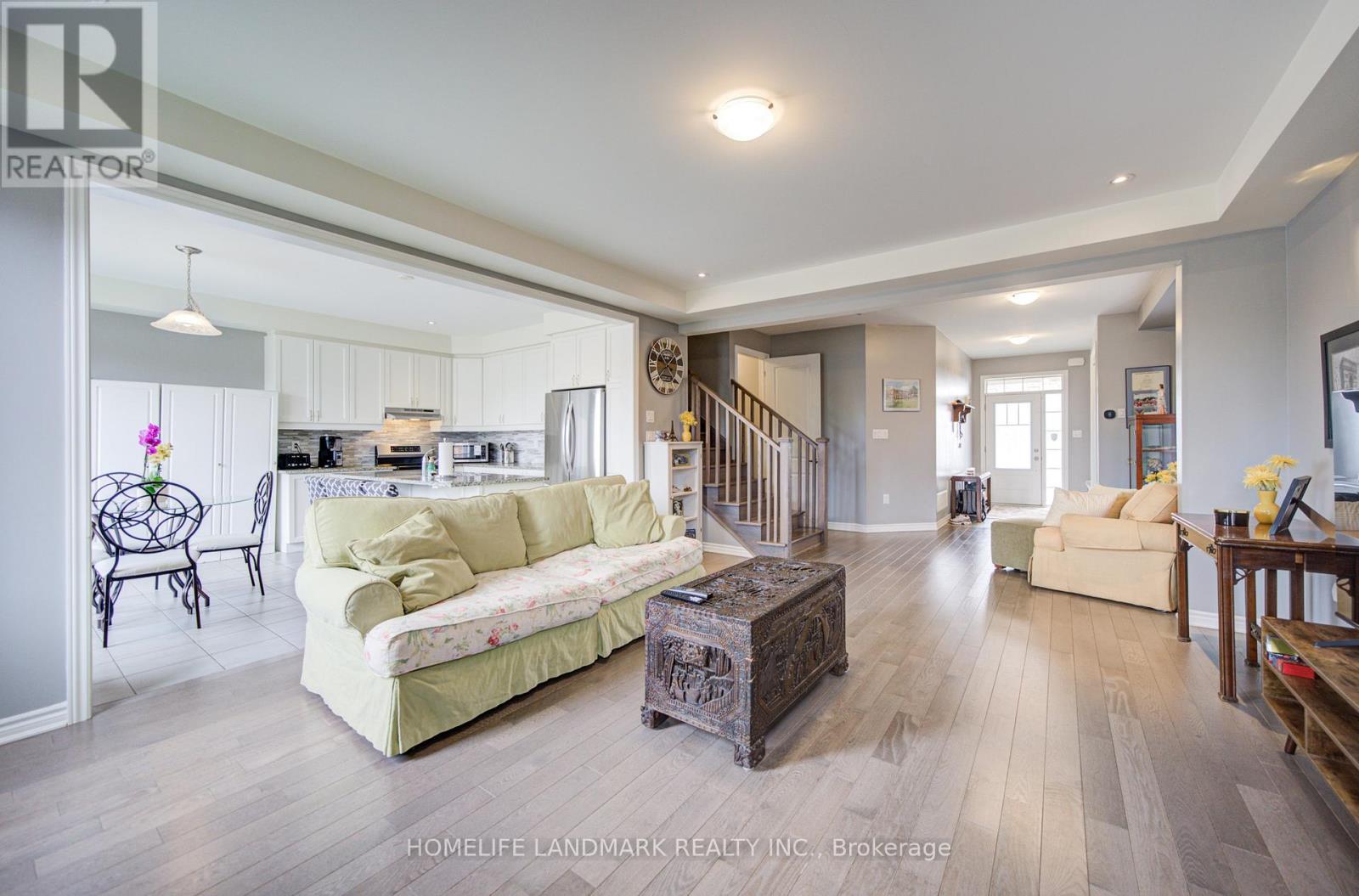 106 Barkerville Drive, Whitby, Ontario  L1P 0L8 - Photo 11 - E12999406