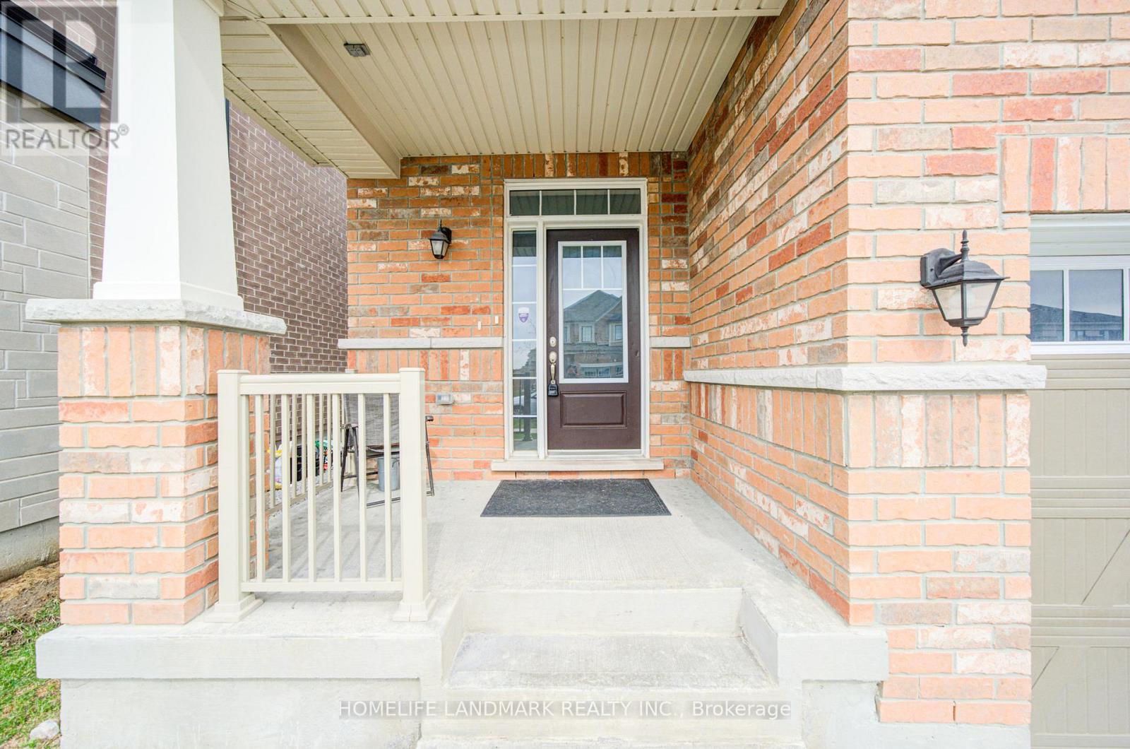 106 Barkerville Drive, Whitby, Ontario  L1P 0L8 - Photo 2 - E12999406
