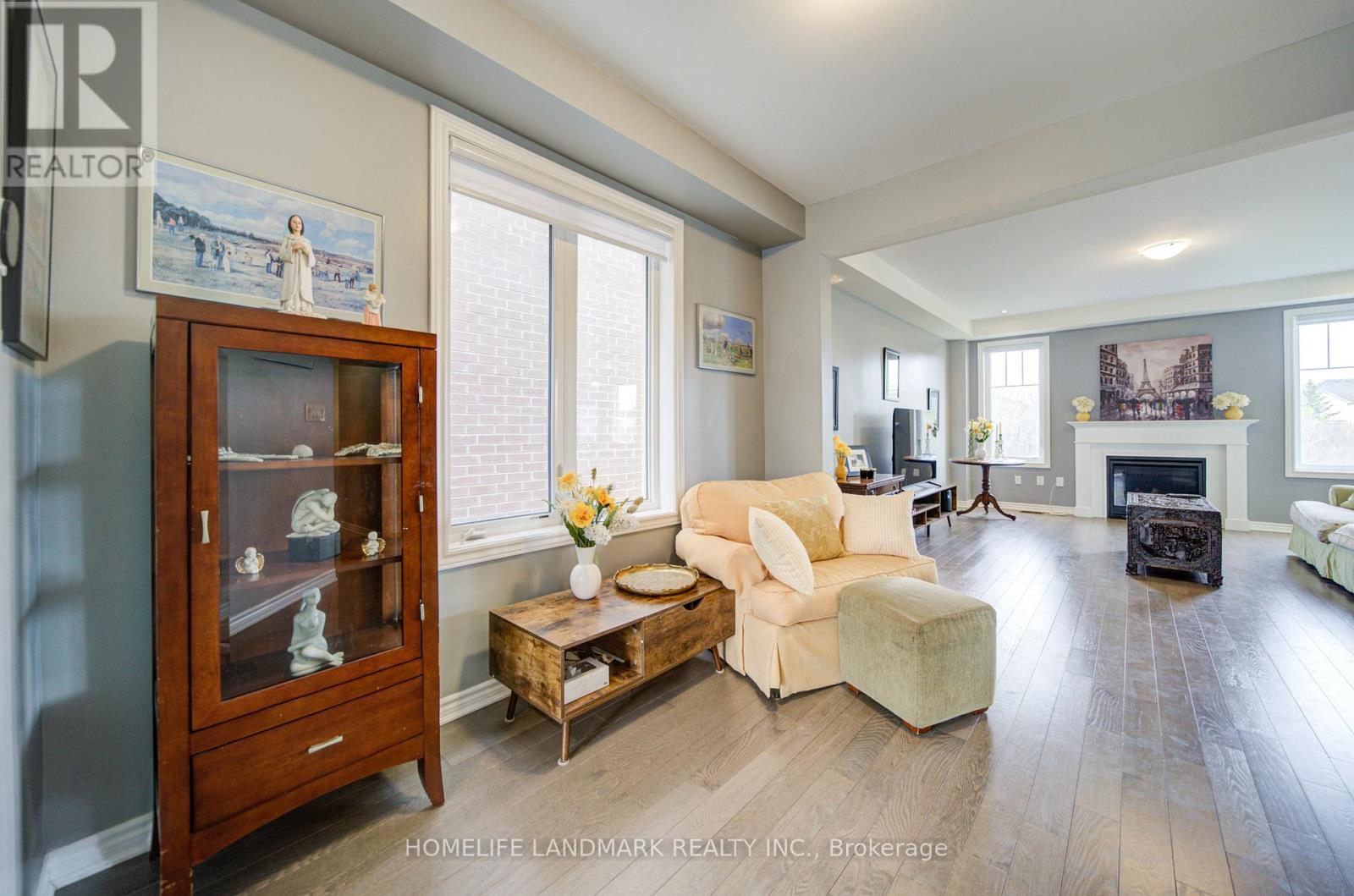 106 Barkerville Drive, Whitby, Ontario  L1P 0L8 - Photo 5 - E12999406