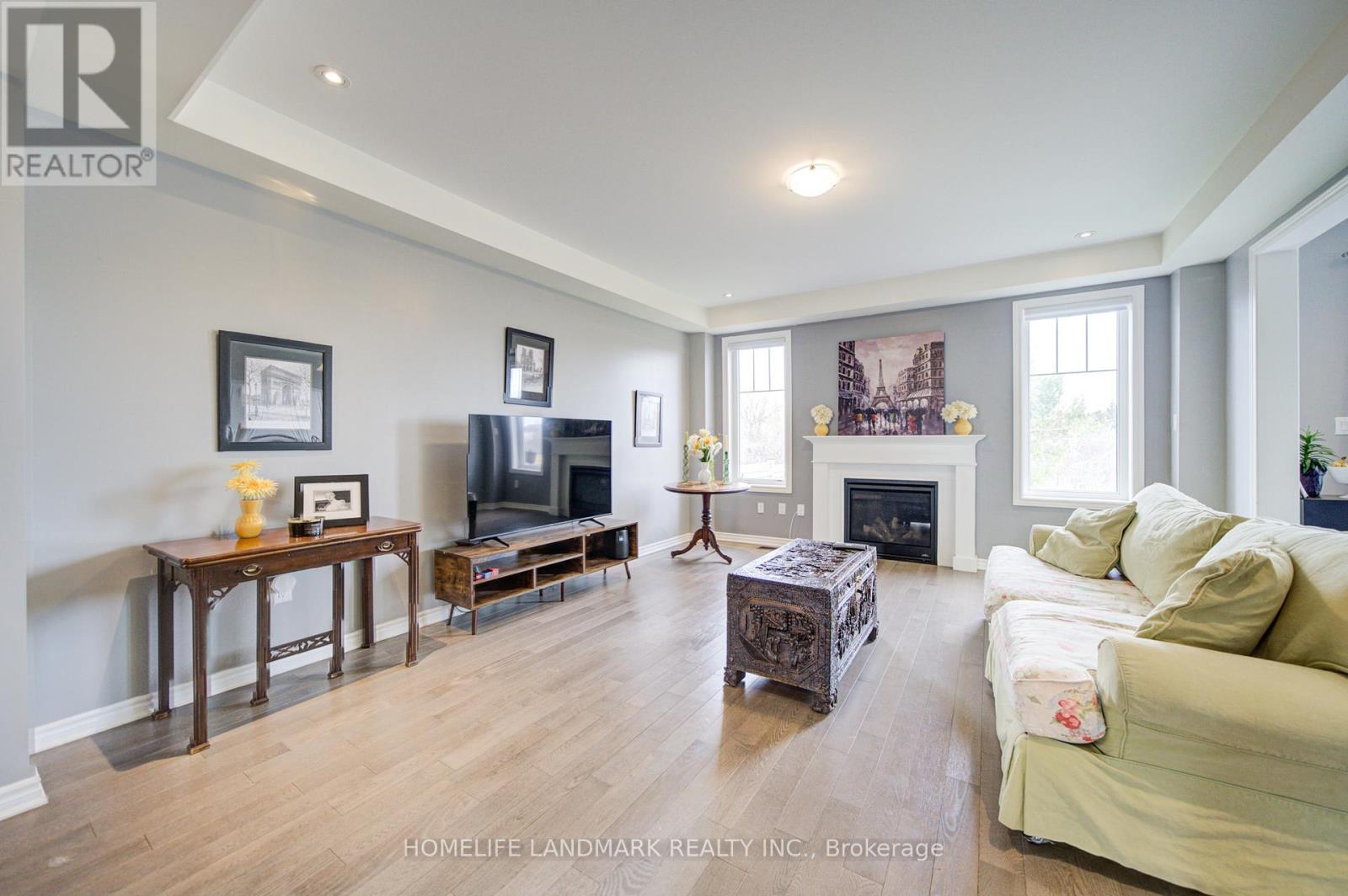 106 Barkerville Drive, Whitby, Ontario  L1P 0L8 - Photo 8 - E12999406