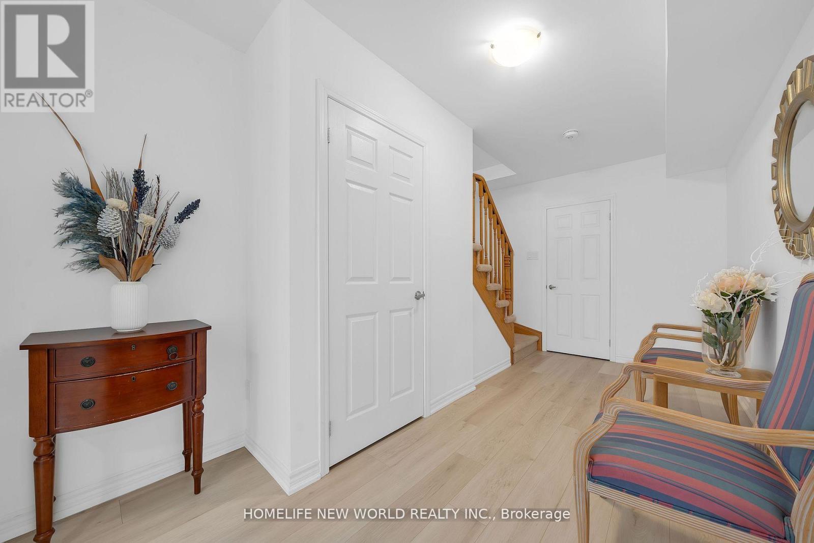 32 Fusilier Drive, Toronto, Ontario  M1L 0J4 - Photo 2 - E12999454