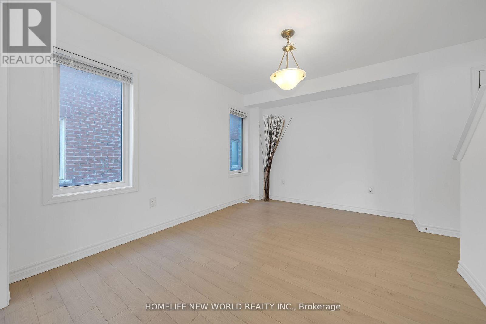 32 Fusilier Drive, Toronto, Ontario  M1L 0J4 - Photo 6 - E12999454