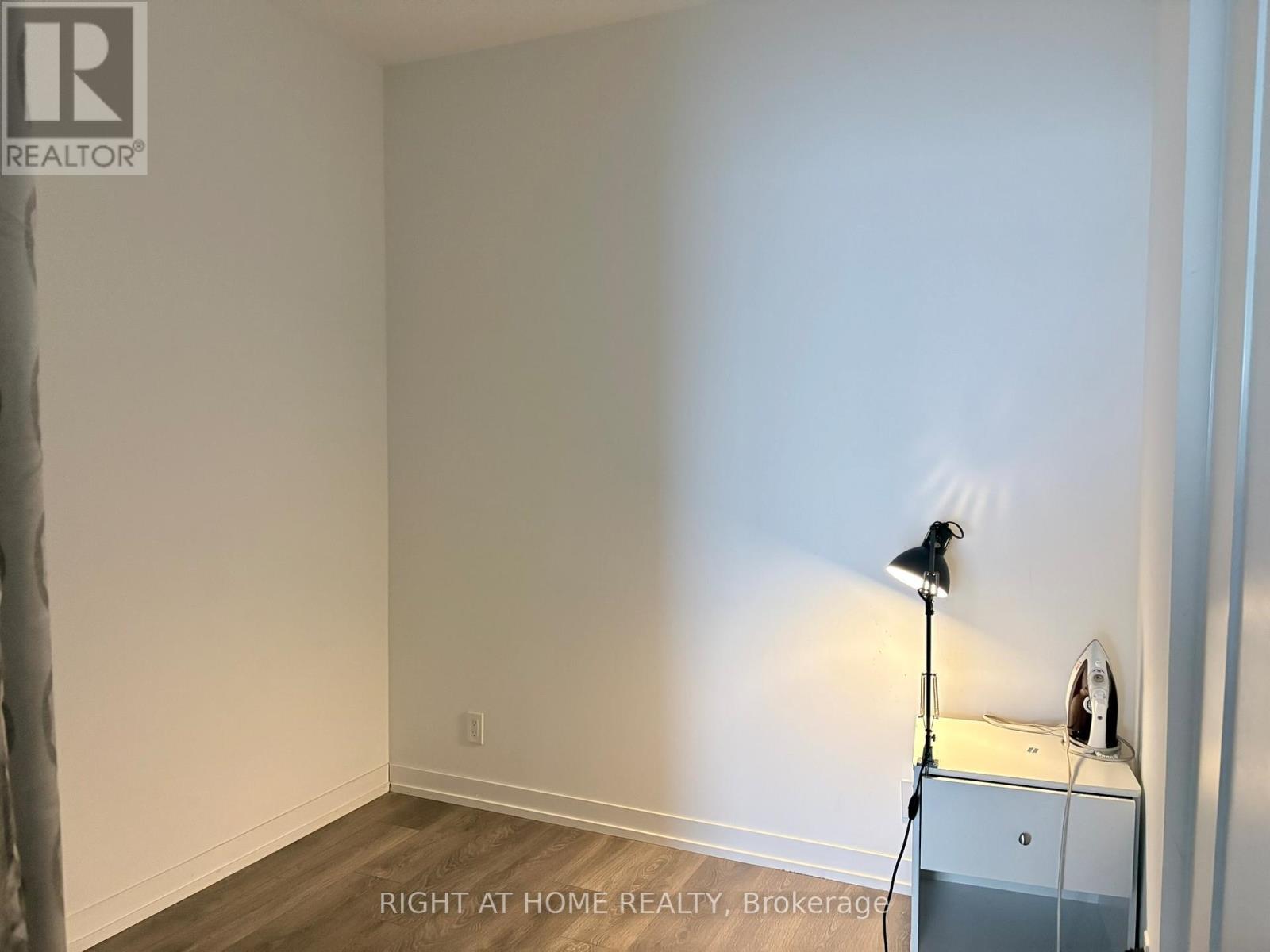 2005 - 898 Portage Parkway, Vaughan, Ontario  L4K 0J6 - Photo 9 - N12999398