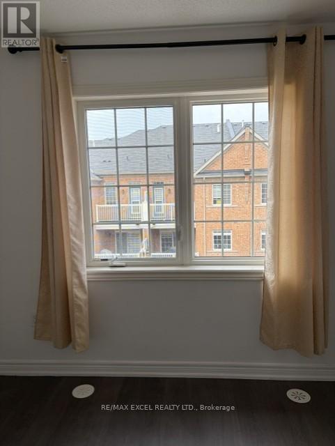 27 Spiv Grove Way, Markham, Ontario  L6E 0T6 - Photo 13 - N12999412